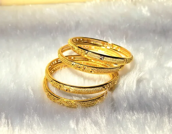 Golden_Premium_Quality_Anju_Bangles_(Set_Of_4)_For_Women