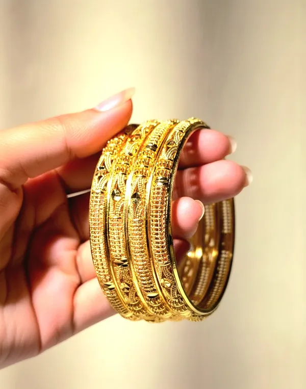Golden_Premium_Quality_Anju_Bangles_(Set_Of_4)_For_Women