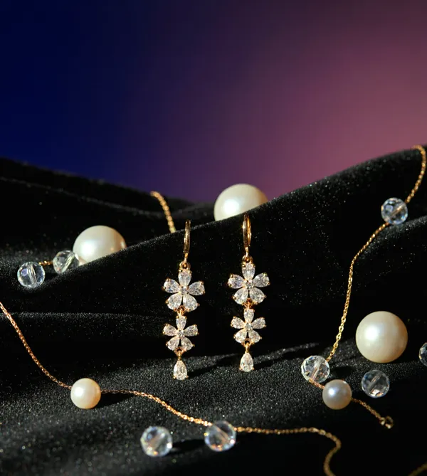 Buy_1_Get_1_Free_Rose_Gold_American_Diamond_Sparkedge_Earrings_For_Women