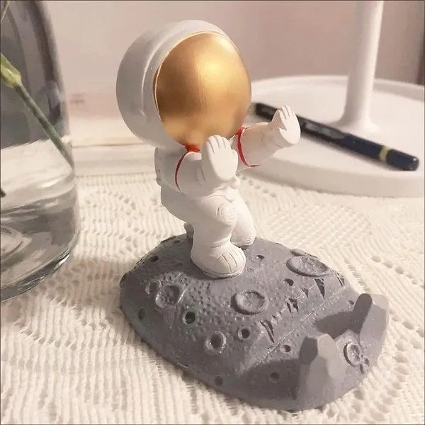 Cute_Astronaut_Phone_Holder_Moon_Base_Stand_Resin_Spaceman_Mobile_Stand_Desktop_Holder_For_All_Smartphones_Universal_Phone_Stand_For_Desk_Office_Home_Decor