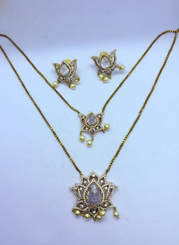 ALPIFY_–_Lotus_Bloom_Crystal_Layered_Set