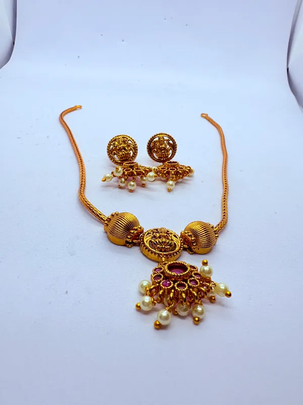 ALPIFY_–_Royal_Ruby_Pearl_Charm_Set