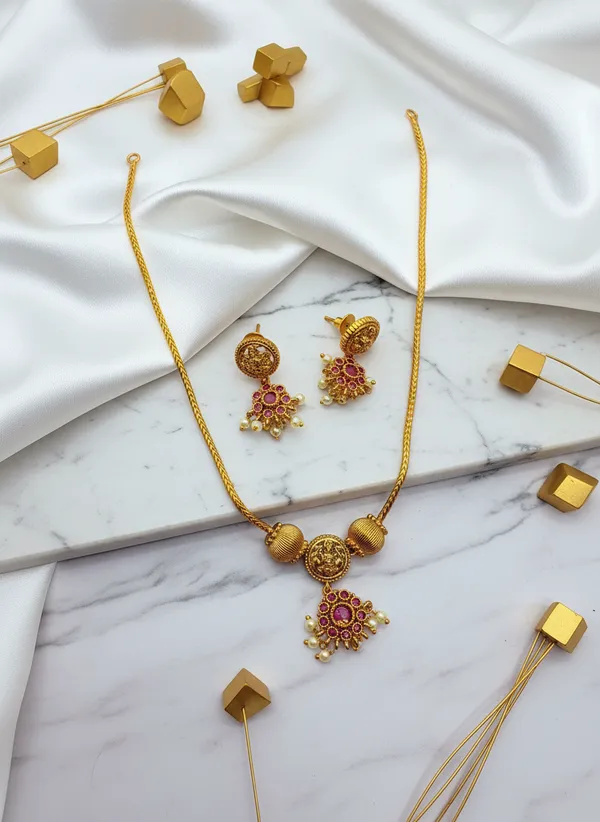ALPIFY_–_Royal_Ruby_Pearl_Charm_Set