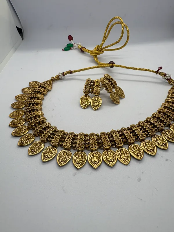 ALPIFY_–_Lakshmi_Leaf_Heritage_Choker