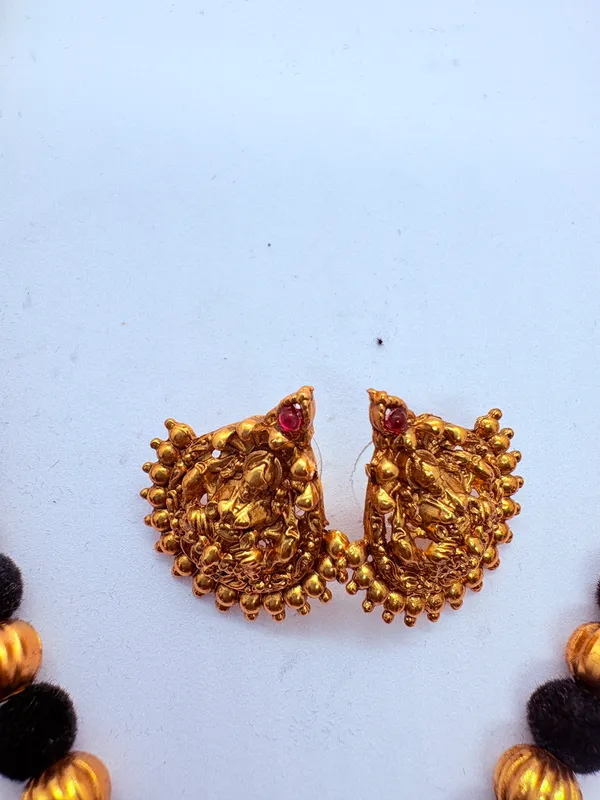 ALPIFY_–_Divine_Lakshmi_Black_Gold_Necklace