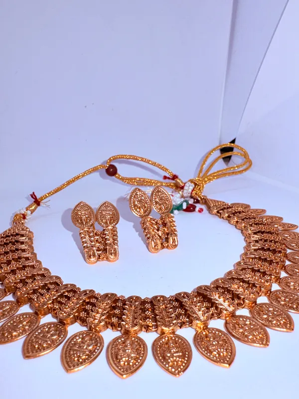 ALPIFY_–_Antique_Lakshmi_Leaf_Cascade_Choker