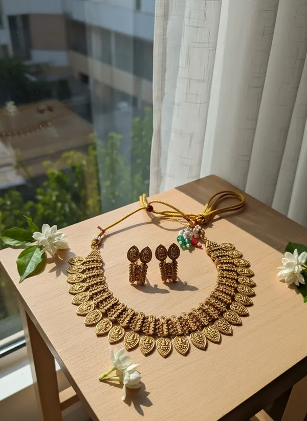 ALPIFY_–_Antique_Lakshmi_Leaf_Cascade_Choker