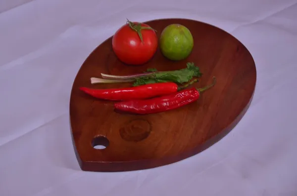 Brown_Wooden_Cutting_Board_Solid_Acacia_Wood,_Single_Piece,_Reversible_Food_Safe_Chopping_Board_For_Meat,_Vegetables,_Bread_&_Cheese_Food_Safe,_No_Dyes,_No_Polish