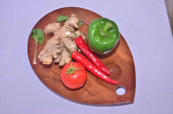 Brown_Wooden_Cutting_Board_Solid_Acacia_Wood,_Single_Piece,_Reversible_Food_Safe_Chopping_Board_For_Meat,_Vegetables,_Bread_&_Cheese_Food_Safe,_No_Dyes,_No_Polish