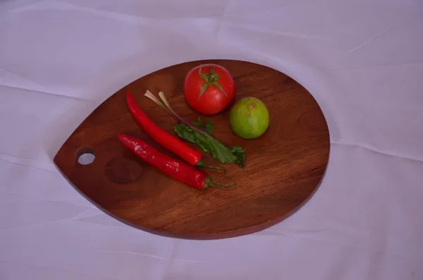 Brown_Wooden_Cutting_Board_Solid_Acacia_Wood,_Single_Piece,_Reversible_Food_Safe_Chopping_Board_For_Meat,_Vegetables,_Bread_&_Cheese_Food_Safe,_No_Dyes,_No_Polish