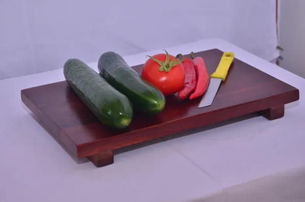 Brown_Wooden_Cutting_Board_Solid_Acacia_Wood,_Single_Piece,_Reversible_Food_Safe_Chopping_Board_For_Meat,_Vegetables,_Bread_&_Cheese_Food_Safe,_No_Dyes,_No_Polish_(Classic_Chopping_Board
