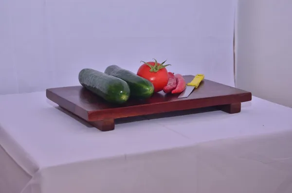 Brown_Wooden_Cutting_Board_Solid_Acacia_Wood,_Single_Piece,_Reversible_Food_Safe_Chopping_Board_For_Meat,_Vegetables,_Bread_&_Cheese_Food_Safe,_No_Dyes,_No_Polish_(Classic_Chopping_Board