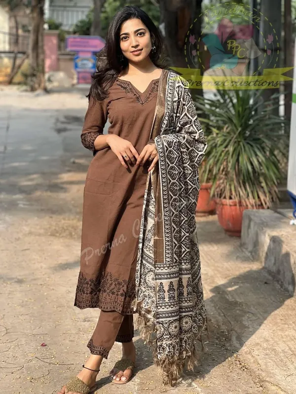 Coffee_Brown_Printed_Cotton_Suit_Set_For_Women