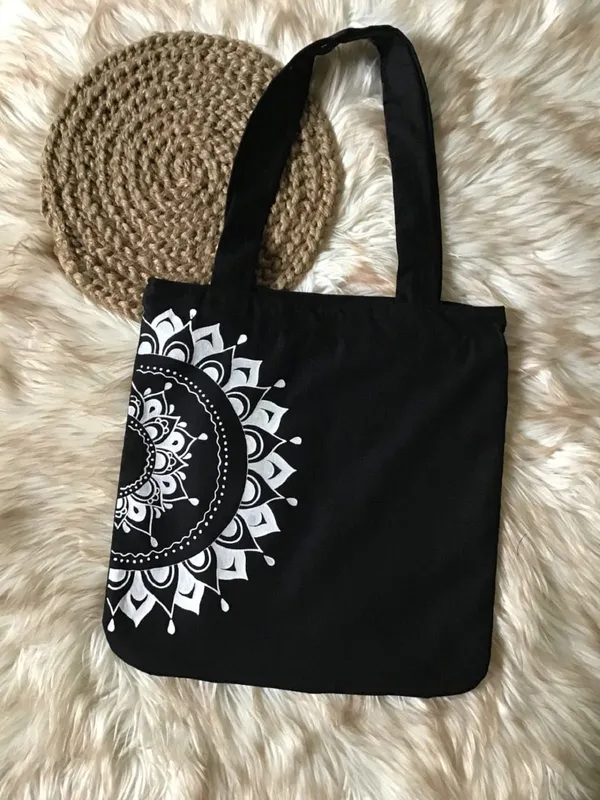 Black_Canvas_Fabric_Hand_Tote_Bag_For_Women
