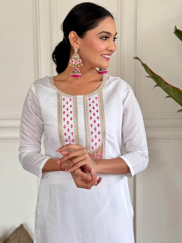 White_Viscose_Rayon_Embroidered_Kurta_Set_With_Silk_Dupatta_For_Women