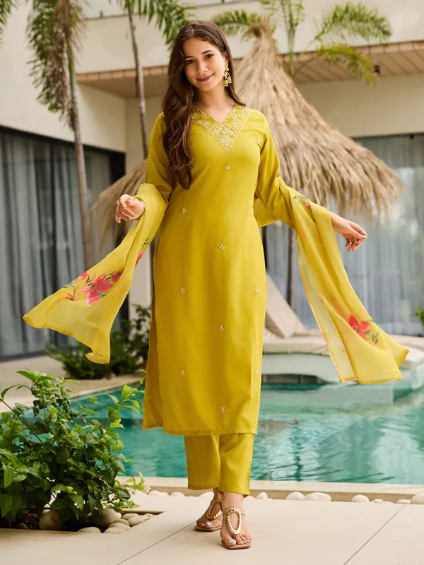 Lemon_Yellow_Rayon_Slub_Embroidered_Kurta_Set_With_Organza_Dupatta_For_Women