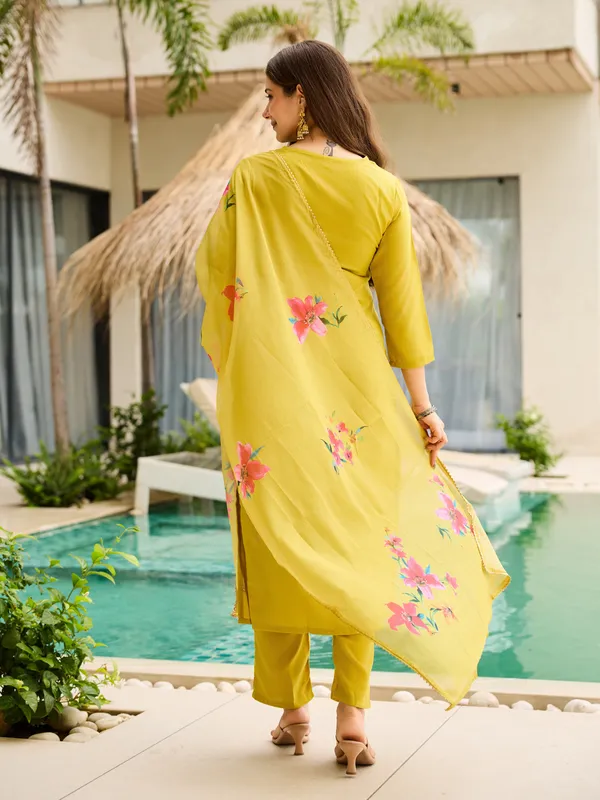 Lemon_Yellow_Rayon_Slub_Embroidered_Kurta_Set_With_Organza_Dupatta_For_Women