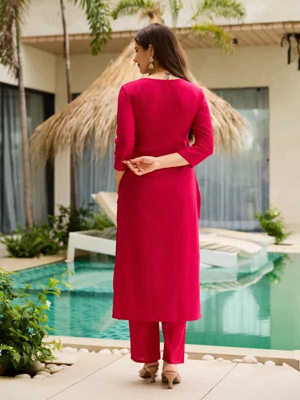 Rani_Rayon_Embroidered_Kurta_Set_With_Silk_Chiffon_Dupatta_For_Women