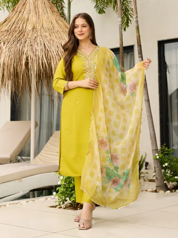 Yellow_Viscose_Embroidered_Kurta_Set_With_Taby_Dupatta_For_Women