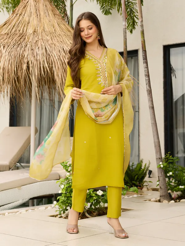 Yellow_Viscose_Embroidered_Kurta_Set_With_Taby_Dupatta_For_Women