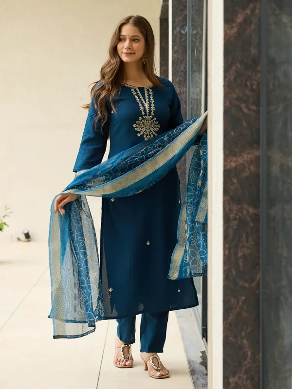 Petrol_Rayon_Embroidered_Kurta_Set_With_Organza_Dupatta_For_Women