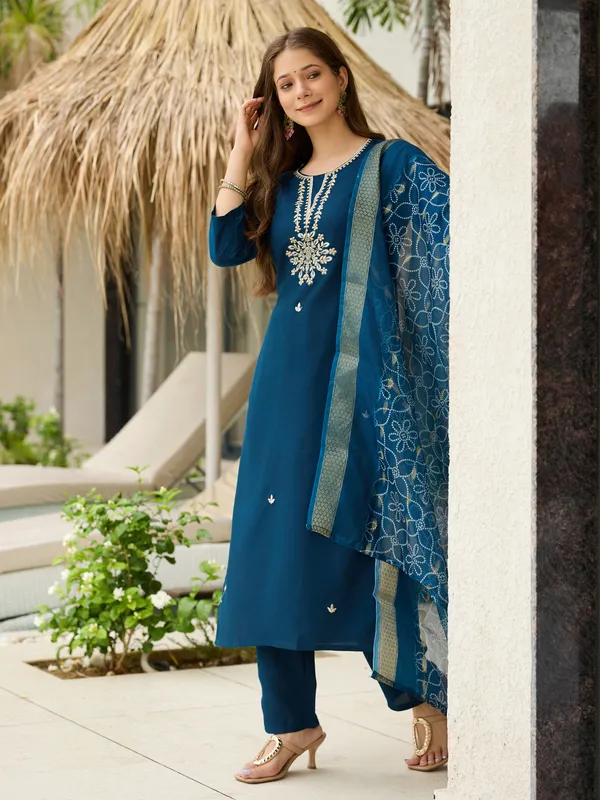 Petrol_Rayon_Embroidered_Kurta_Set_With_Organza_Dupatta_For_Women