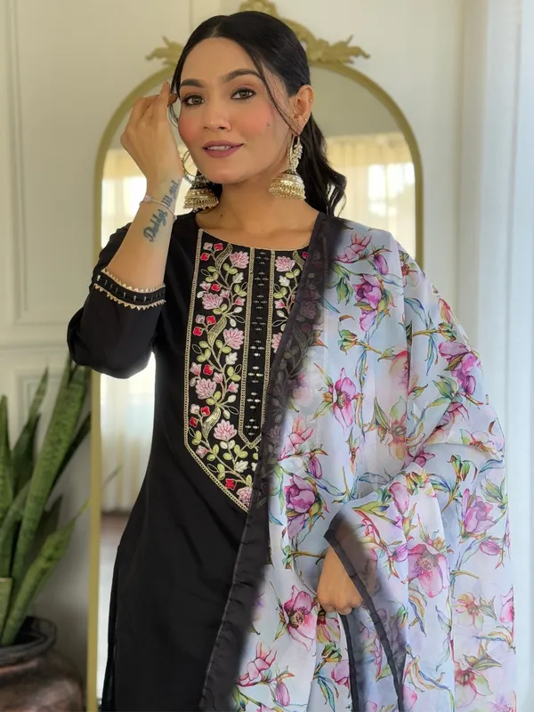 Black_Rayon_Embroidered_Kurta_Set_With_Taby_Dupatta_For_Women