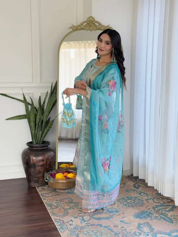 Turquoise_Viscose_Embroidered_Kurta_Set_With_Organza_Dupatta_For_Women