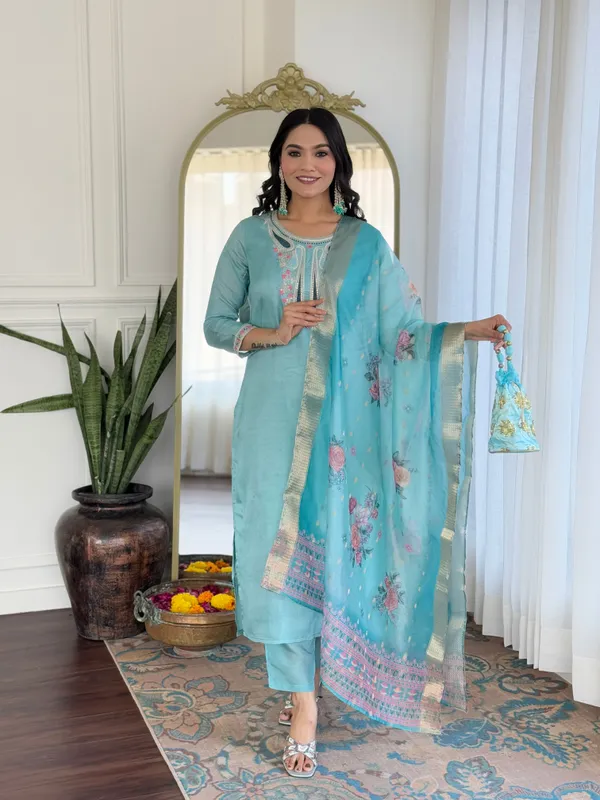 Turquoise_Viscose_Embroidered_Kurta_Set_With_Organza_Dupatta_For_Women