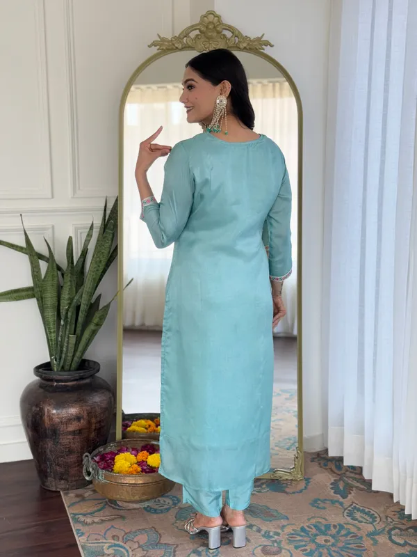 Turquoise_Viscose_Embroidered_Kurta_Set_With_Organza_Dupatta_For_Women