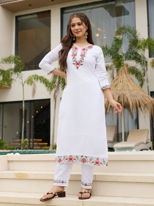 White_Viscose_With_Cotton_Line_Embroidered_Kurta_Set_With_Taby_Dupatta_For_Women