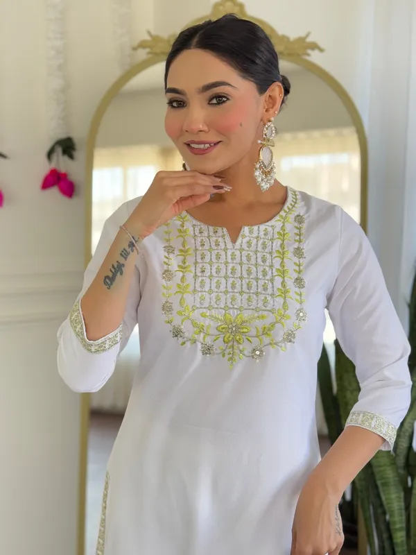 White_Viscose_Embroidered_Kurta_Set_With_Taby_Dupatta_For_Women