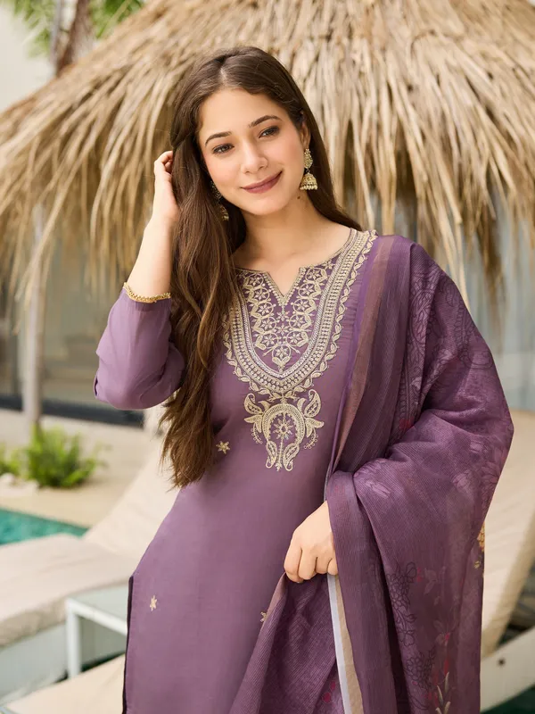 Purple_Viscose_Embroidered_Kurta_Set_With_Jacquard_Dupatta_For_Women