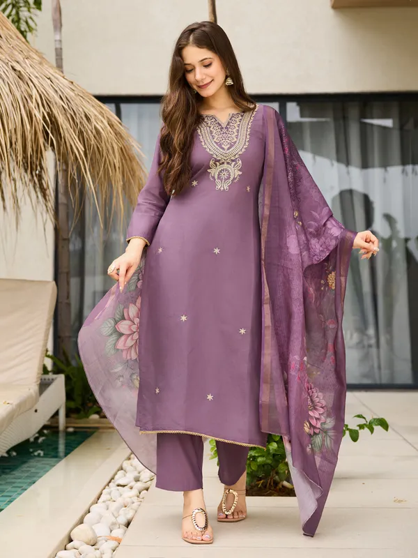 Purple_Viscose_Embroidered_Kurta_Set_With_Jacquard_Dupatta_For_Women