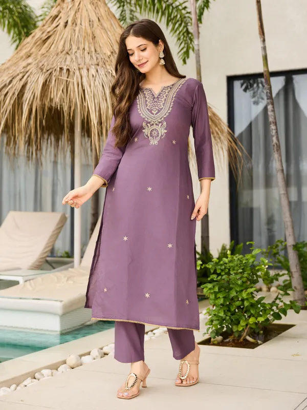Purple_Viscose_Embroidered_Kurta_Set_With_Jacquard_Dupatta_For_Women