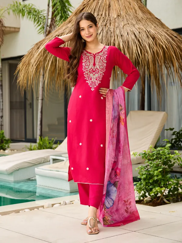 Rani_Viscose_Embroidered_Kurta_Set_With_Jacquard_Dupatta_For_Women
