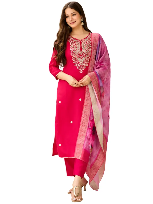 Rani_Viscose_Embroidered_Kurta_Set_With_Jacquard_Dupatta_For_Women
