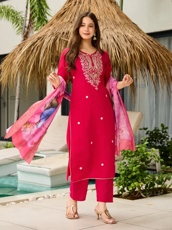 Rani_Viscose_Embroidered_Kurta_Set_With_Jacquard_Dupatta_For_Women