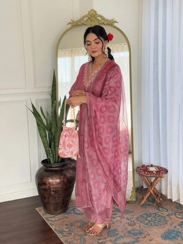 Gajri_Rayon_Embroidered_Kurta_Set_With_Taby_Dupatta_For_Women