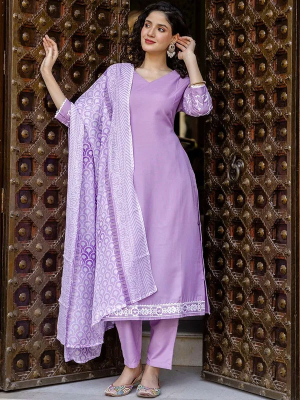 Lavender_Rayon_Embroidered_Kurta_Set_With_Taby_Dupatta_For_Women