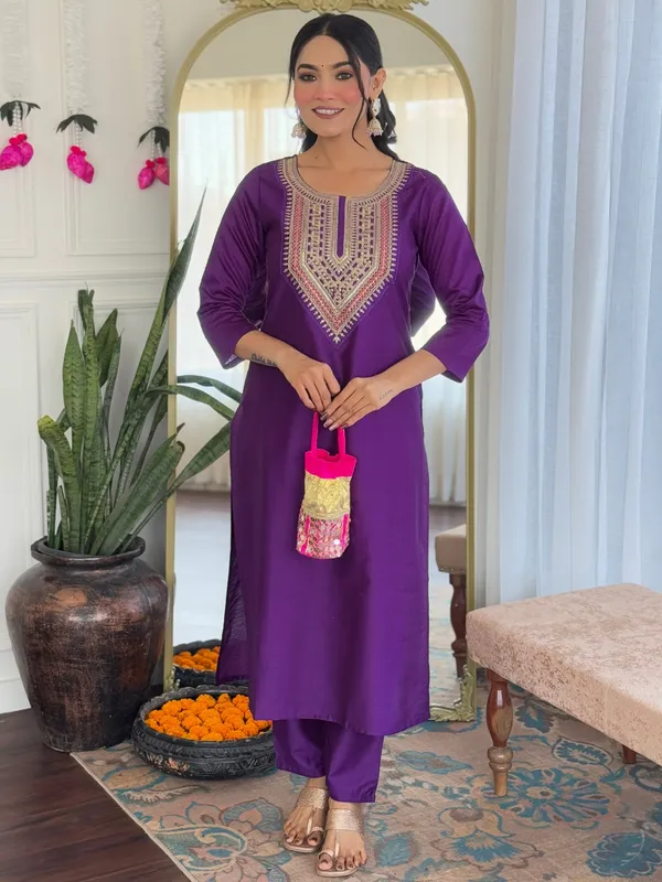 Purple_Rayon_Embroidered_Kurta_Set_With_Taby_Dupatta_For_Women