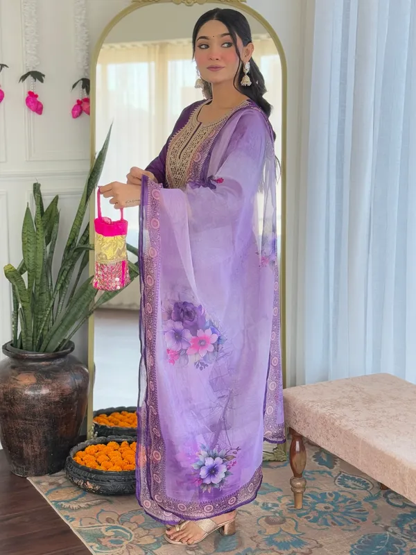 Purple_Rayon_Embroidered_Kurta_Set_With_Taby_Dupatta_For_Women