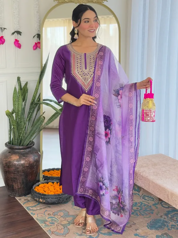 Purple_Rayon_Embroidered_Kurta_Set_With_Taby_Dupatta_For_Women