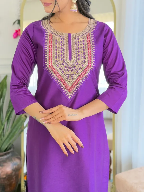 Purple_Rayon_Embroidered_Kurta_Set_With_Taby_Dupatta_For_Women