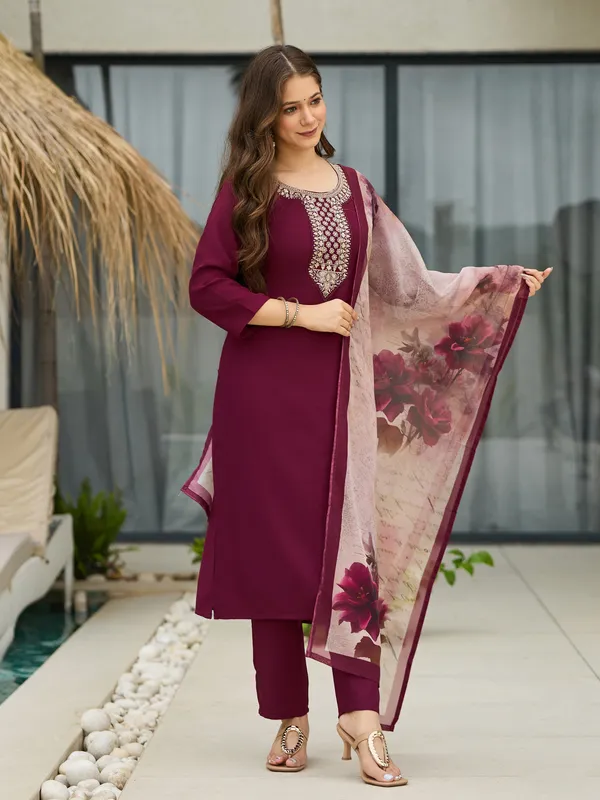 Maroon_Rayon_Embroidered_Kurta_Set_With_Taby_Dupatta_For_Women