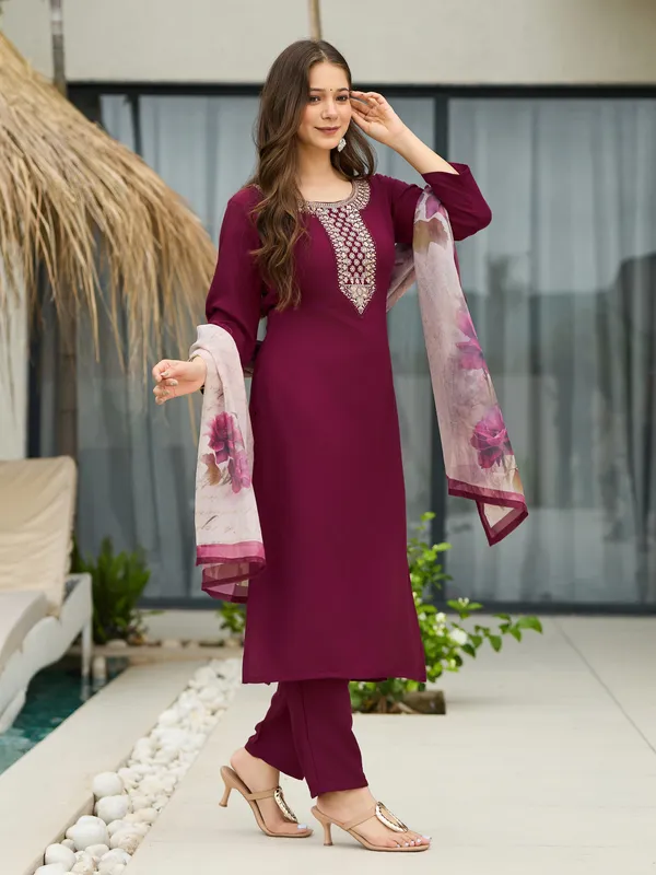 Maroon_Rayon_Embroidered_Kurta_Set_With_Taby_Dupatta_For_Women