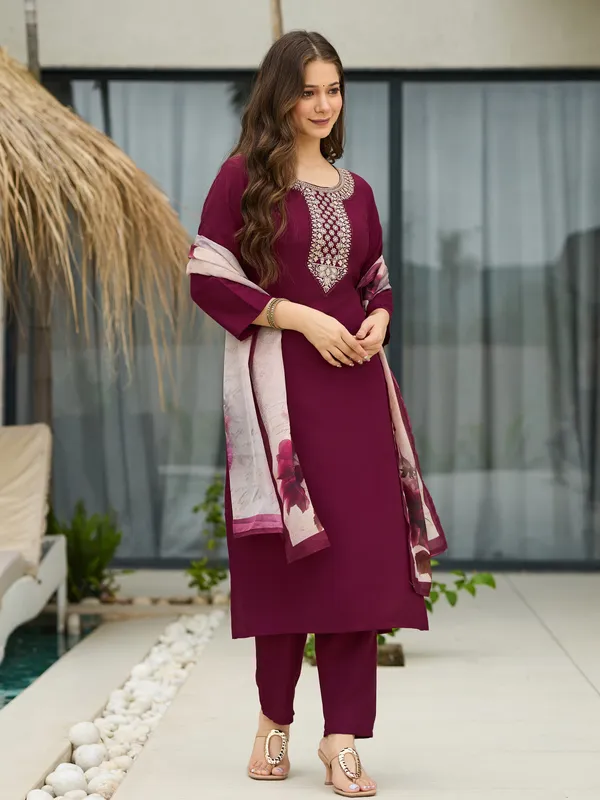 Maroon_Rayon_Embroidered_Kurta_Set_With_Taby_Dupatta_For_Women