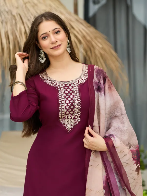 Maroon_Rayon_Embroidered_Kurta_Set_With_Taby_Dupatta_For_Women