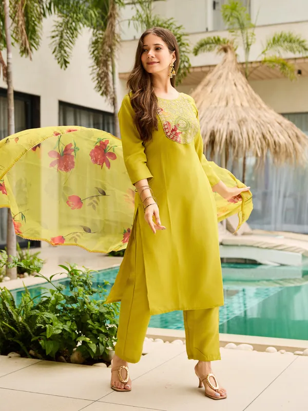 Lime_Yellow_Rayon_Embroidered_Kurta_Set_With_Taby_Dupatta_For_Women