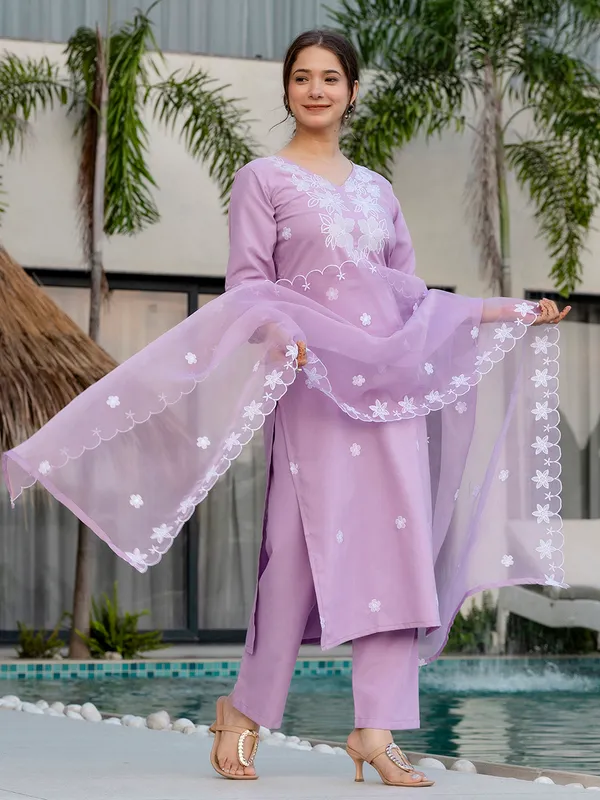 Lavender_Rayon_Embroidered_Kurta_Set_With_Organza_Dupatta_For_Women